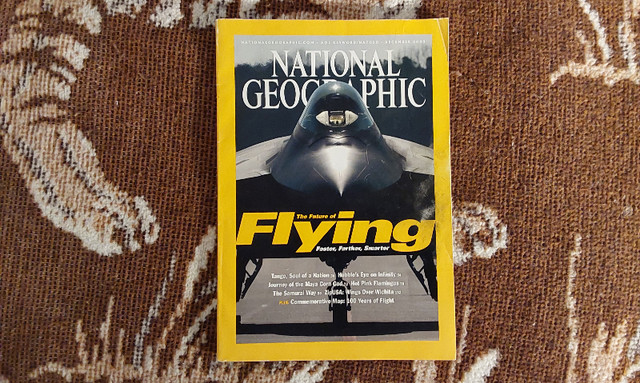 National Geographic Flying  The future, Faster, Farther, Smarter dans Magazines  à Sherbrooke