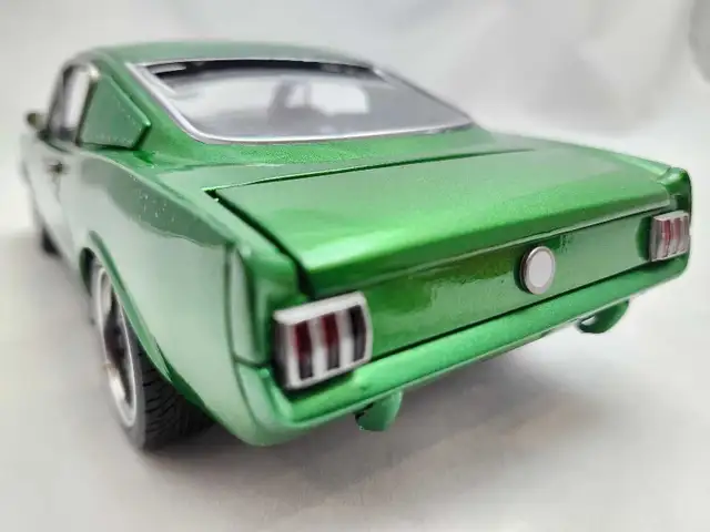 1965 Shelby GT350R Green Hornet Ford Mustang 1:18 Diecast ACME in Arts & Collectibles in Kawartha Lakes - Image 3