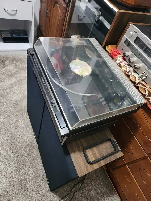 JVC - Turntable Receiver Stereo System in Stereo Systems & Home Theatre in Edmonton - Image 5