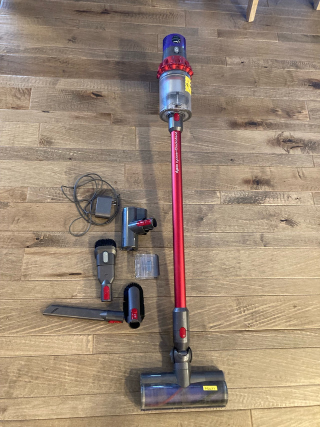 Dyson Cyclone V10 Motorhead in Vacuums in Guelph