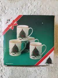 Beautiful Japanese Made Christmas Coffee Cup Set of 4