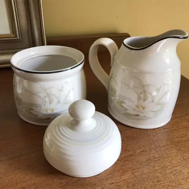 $Ad Royal Doulton Hampstead Water Lily Gravy Cream & Sugar Bowl in Kitchen & Dining Wares in Ottawa - Image 9