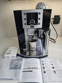 Delonghi ESAM5500B Perfecta Espresso Machine
