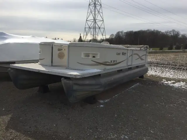 2005 25′ Crest Pontoon 50hp Merc 4-Stroke in Powerboats & Motorboats in London - Image 10