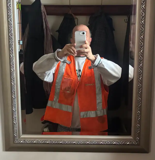 $4 Safety vest air cargo biking bike costume tool As Is in Men's in City of Toronto - Image 8