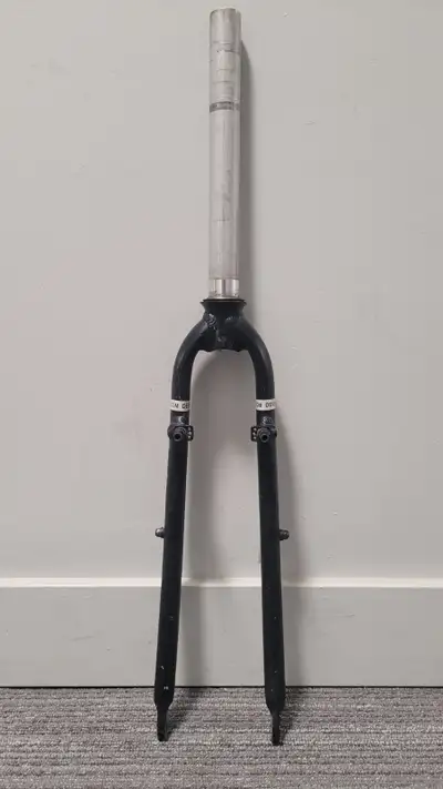 Devinci 700 Chromoly rigid fork, 28.5mm, 10" long steerer. V-bra, View more