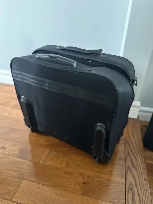Targus Rolling Laptop Case in Bags & Luggage in Hamilton - Image 5