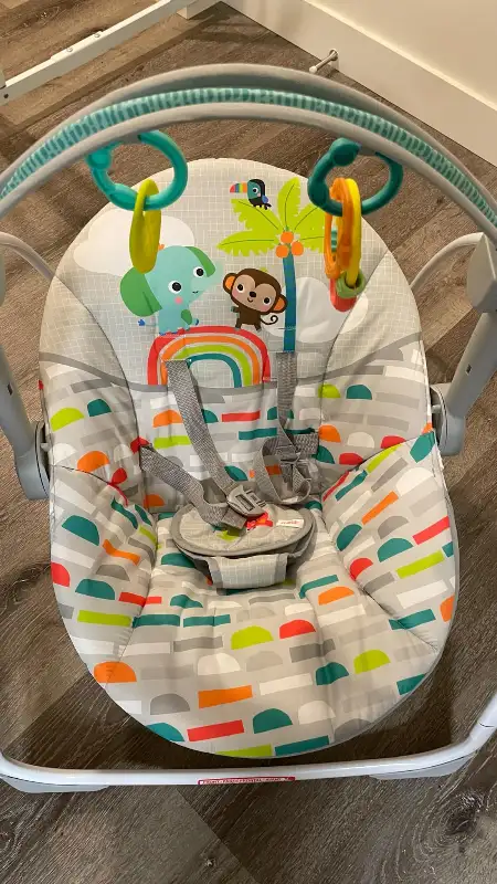 Portable baby swing in Playpens, Swings & Saucers in Mission - Image 3