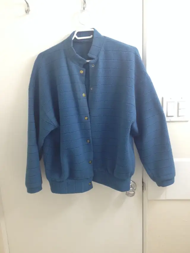 Fleece Jacket- Cozy & versatile in Men's in Downtown-West End - Image 2