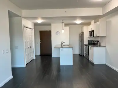 Beautiful 1 bed / 1 bath condo in Guelph's  popular South-End!
