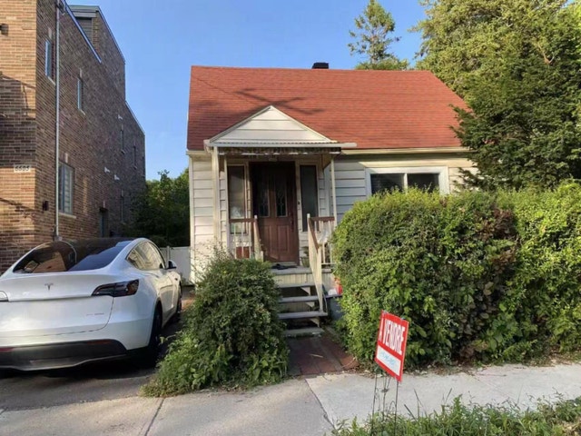 Detached house for sale by owner -6581 Av. Clanranald, NDG— $720 — photo 1