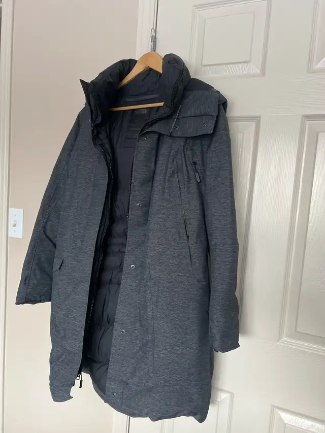 The North Face Expedition Parka, size M in Women's - Tops & Outerwear in Winnipeg - Image 4