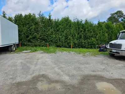 Parking space for light trucks. suitable for landscaping/snow removal business, RV. Boats, 7/24 easy...