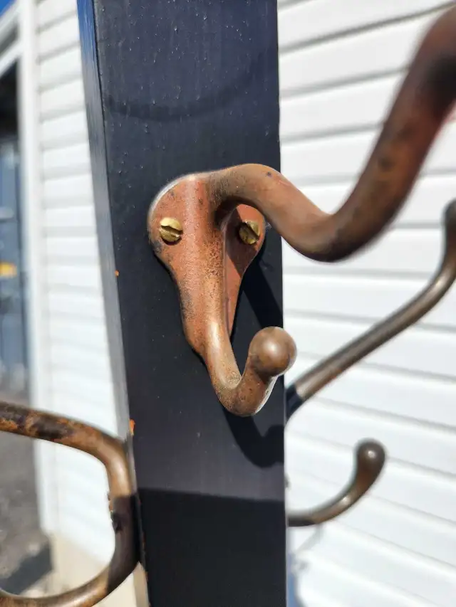 Porte-manteau vintage in Other in Drummondville - Image 3