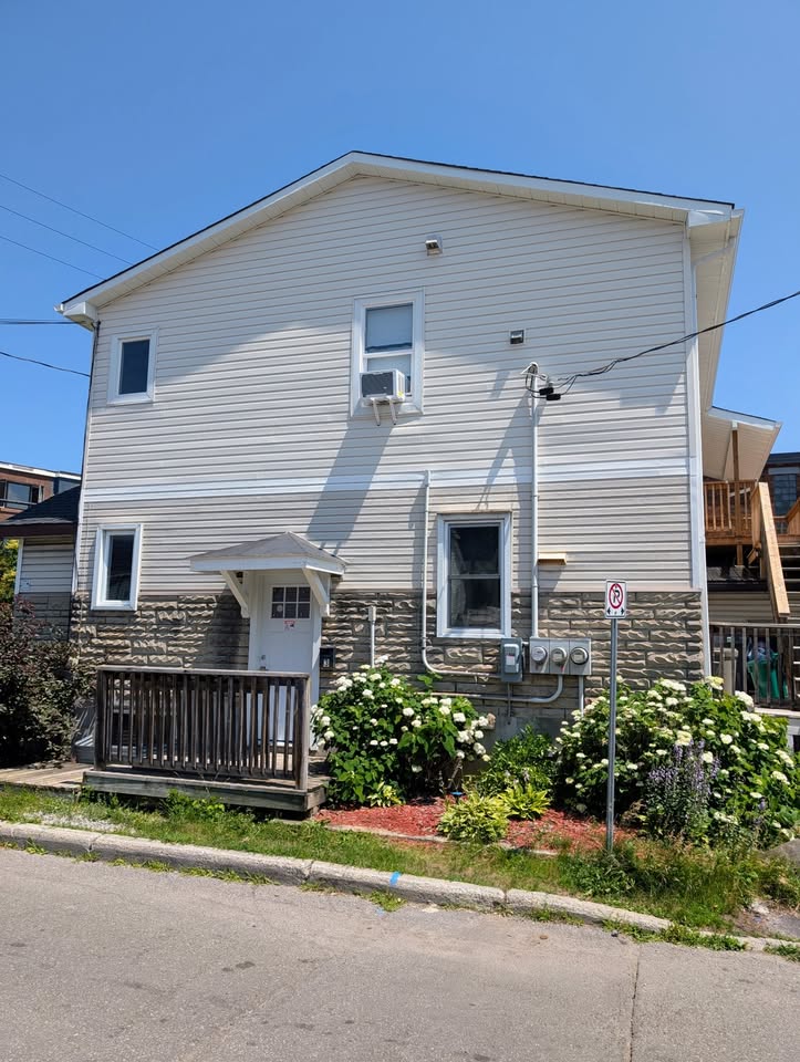 Brand New 1 Bedroom Apartment North Vanier 1