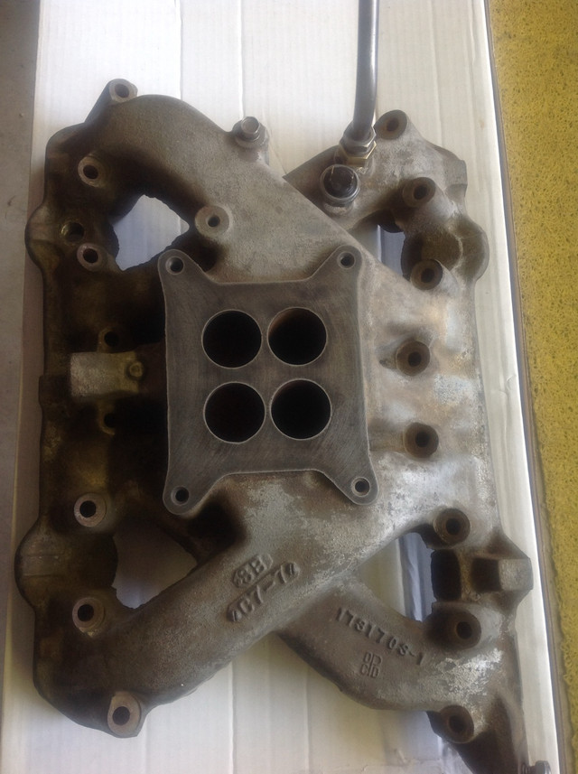 392 Hemi intake manifold in Engine & Engine Parts in Swift Current