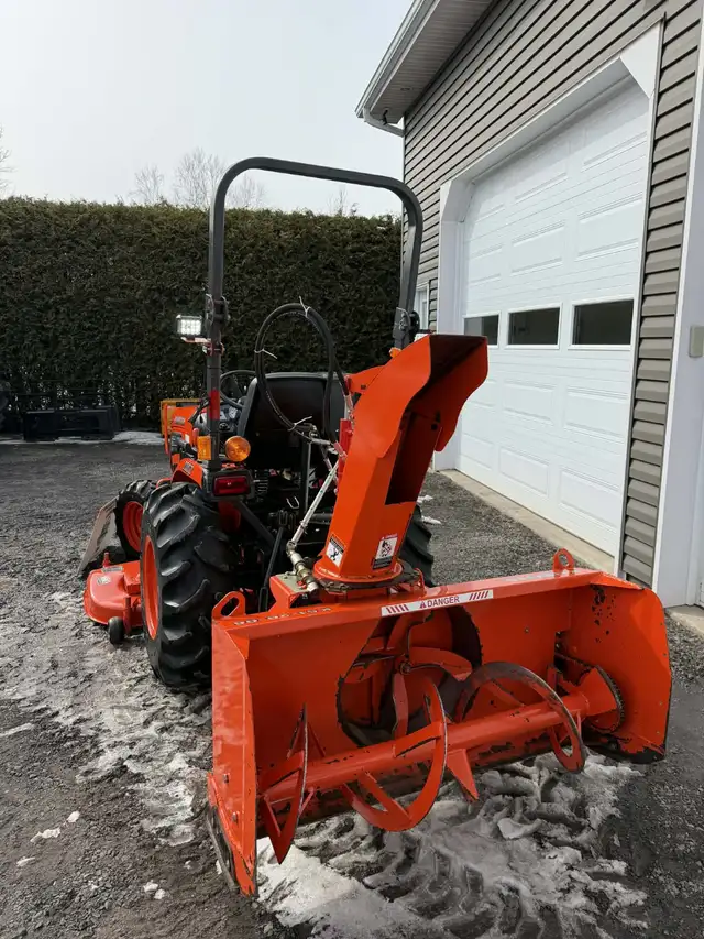 Tracteur KUBOTA B2320 2008   tondeuse   souffleuse in Other in Victoriaville - Image 7