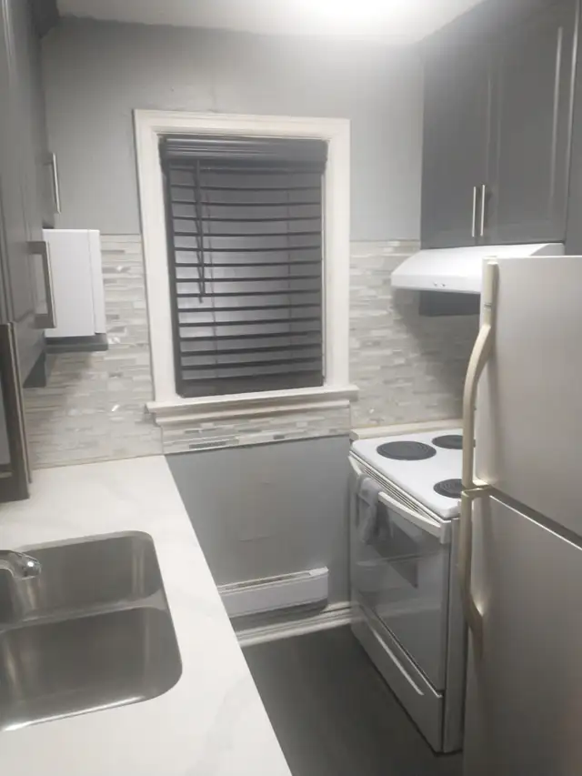 Greenwood & Danforth, Apartment for Rent