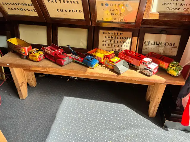 VINTAGE 1960 STRUCTO AUTO HAULER TOY METAL TRUCK in Arts & Collectibles in Mississauga / Peel Region - Image 11