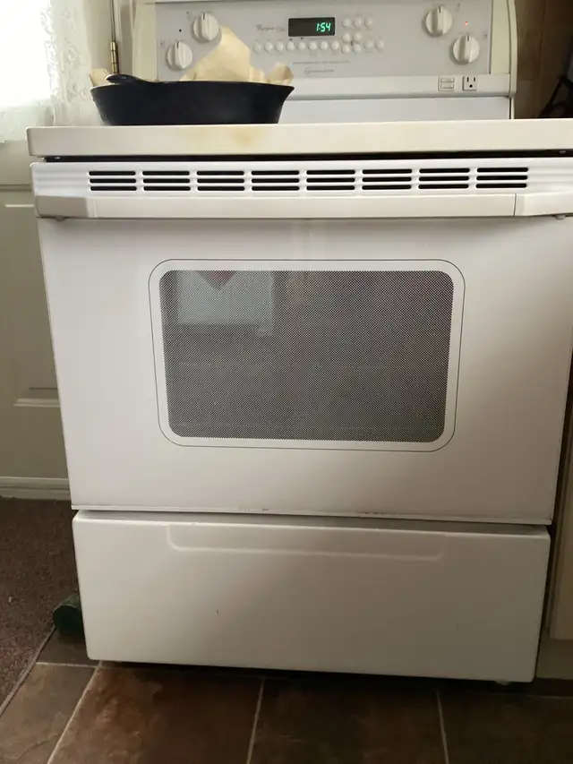 Kitchen stove 30 inch in Stoves, Ovens & Ranges in Belleville - Image 6