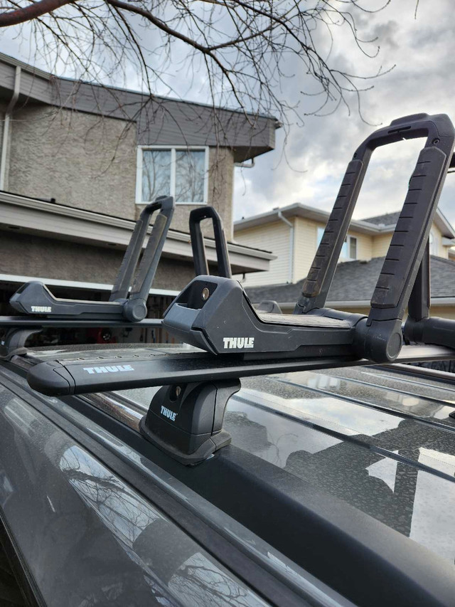 Thule Wingbar Evo roof rack + 2 hull-a-port kayak carriers in Other in Edmonton - Image 4
