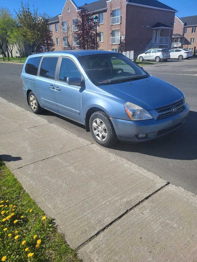 KIA SEDONA 2009 — photo 4