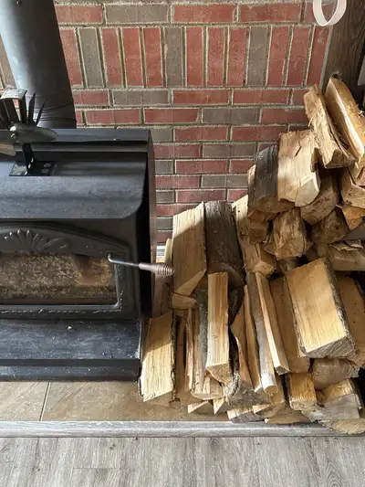 Wanted: tree removal log drop off Hardwood, will take some softwood Ash Maple Oak Walnut Logs only \...