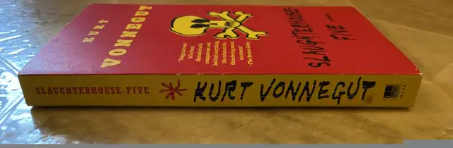 Kurt Vonnegut Slaughterhouse Five Paperback Book PB in Fiction in St. Catharines - Image 4