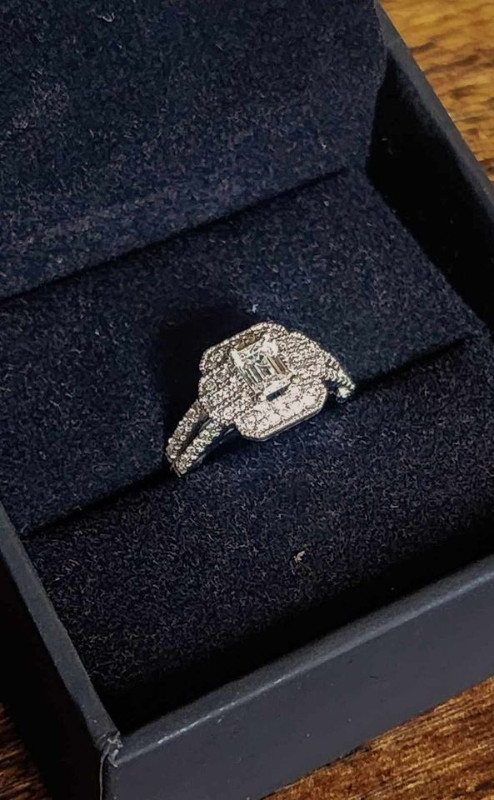 Marilyn Monroe Bridal Set $2000 or Trade in Jewellery & Watches in Sudbury - Image 3