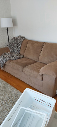 Brand New L shaped couch/sectional  in excellent condition