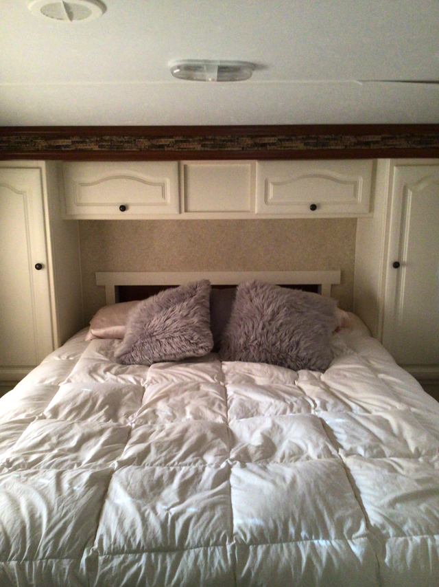 2009 OUTBACK FIFTH WHEEL in Travel Trailers & Campers in Delta/Surrey/Langley - Image 10