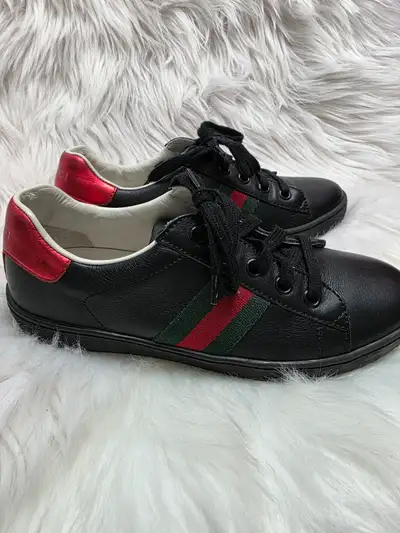 Gucci espadrilles/chaussures pour garcon pointure 33, View more