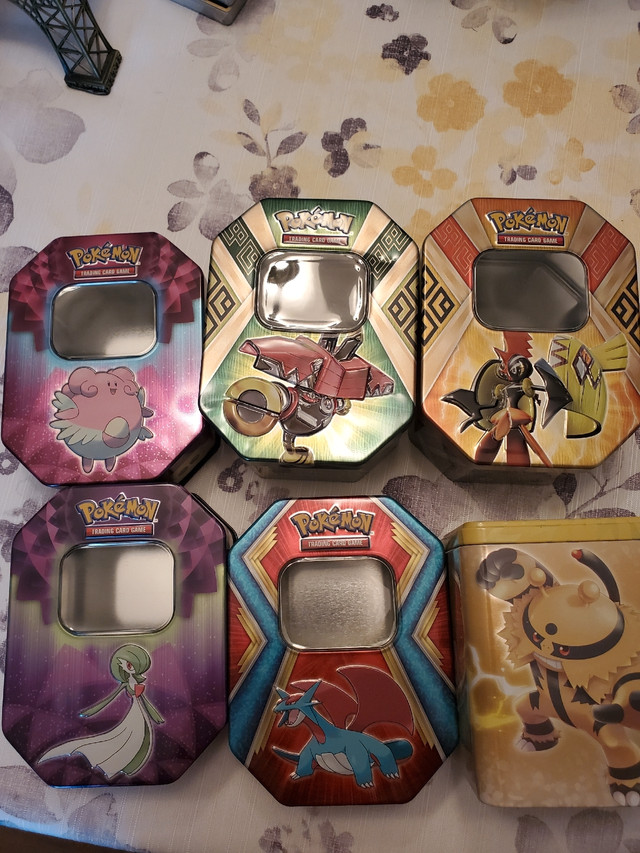 Pokemon Cards/Tins/Binders. OverSized cards. Over 20 tins! dans Jouets et jeux  à Région de Mississauga/Peel - Image 3