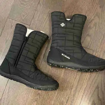 NEW Columbia Minx Slip IV Winter Boots Women’s 5-fits like a 4 Size: 5 (fits like a 4) Omni-Heat™ Re...