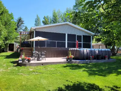 PRIVATE SALE BY OWNER Resort Village of North Grove Buffalo Pound Lake 309 Daniel Drive & 310 Daniel...