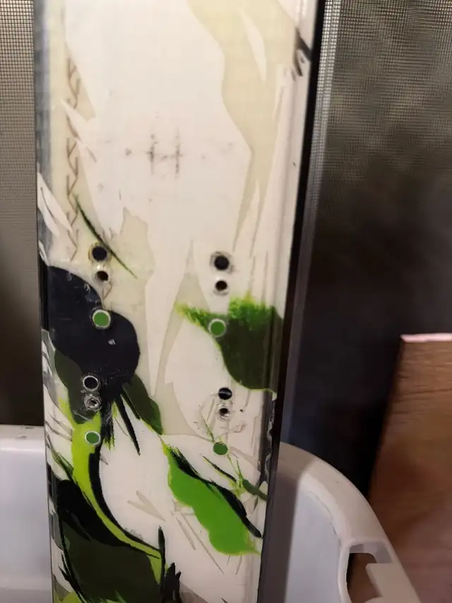 Rossignol Skis 158 twin tip no bindings in Ski in Calgary - Image 8