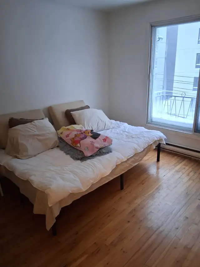 Free room  free parking   earn 1000.00$ per month