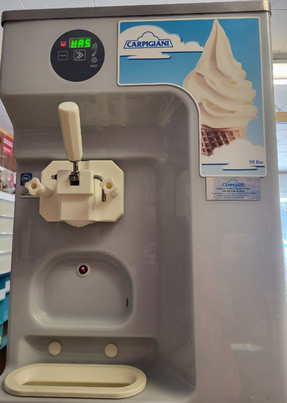 Carpigiani Soft Serve Ice Cream Machine in Other Business & Industrial in Thunder Bay