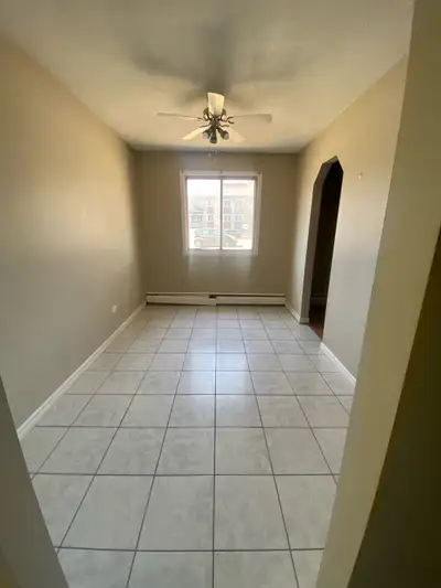 1 bedroom 1 bathroom 1199 after 8 month. Downtown Friendly neighborhood