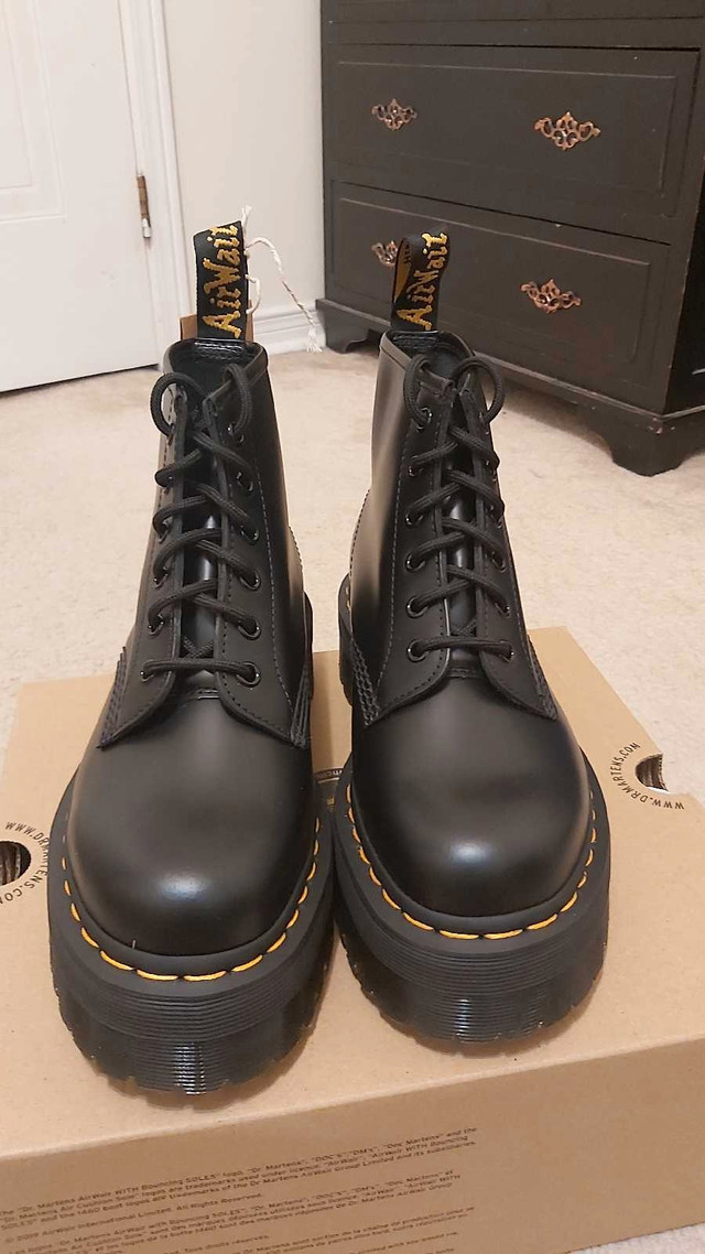 Dr Martens boots in Women's - Shoes in Kitchener / Waterloo - Image 3