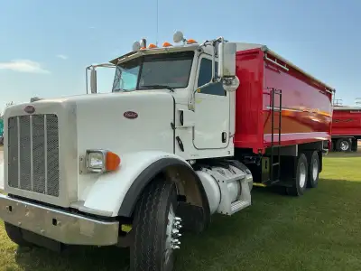 2015 Peterbuilt - Air ride cab & Suspension/White Cab-New Red Box 20’x65”x8 1/2 ,Michels remote 430...