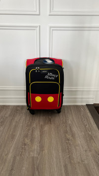 Mickey Mouse Spinner suitcase 