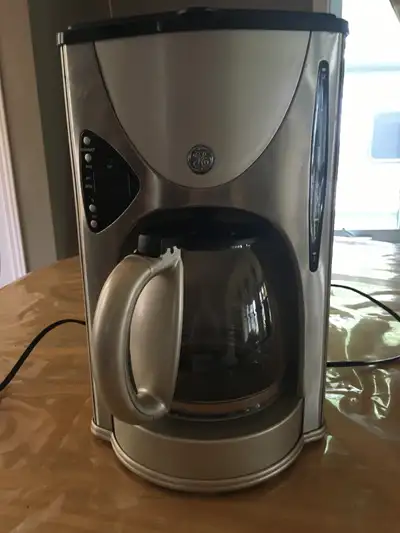 Cafetière 12 Tasses GE