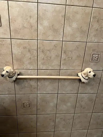 Towel Holder 24" wood rod with two Nice Yellow Labrador collection #51177YW brand New. Very nice col...