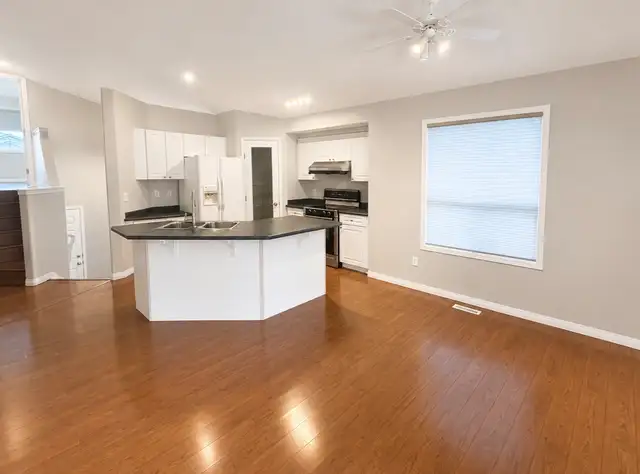 3 bedroom, 2 bathroom Main Floor Suite- Available Immediately
