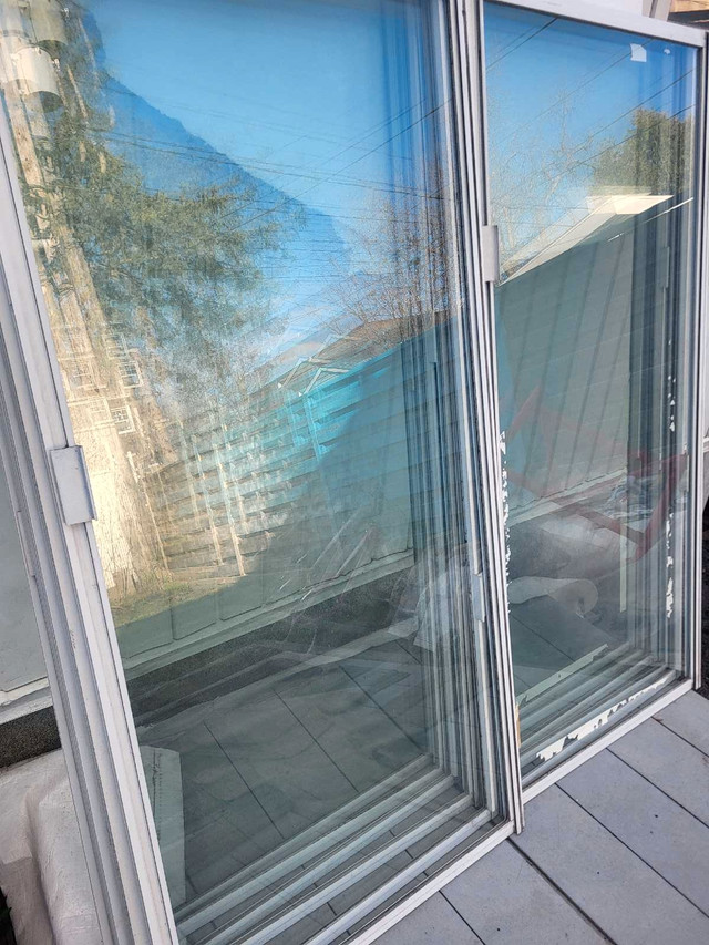 Fenêtres coulissante double vitrage dans Portes, fenêtres et moulures  à Laval/Rive Nord - Image 2