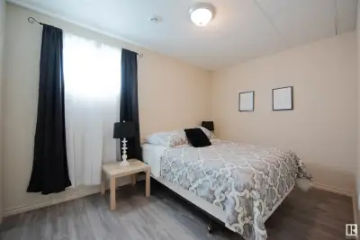 ️ Bright Room for Rent in Alberta Avenue – All Utilities + Wi-Fi Included! $795-995 Location: Spruce...