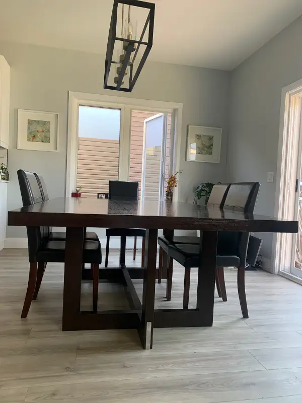 Gorgeous Dining Table in Dining Tables & Sets in Kingston - Image 7
