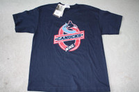 BRAND NEW - VANCOUVER CANUCKS T-SHIRT - YOUTH M OR L