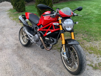 2009 Ducati Monster 1100S 